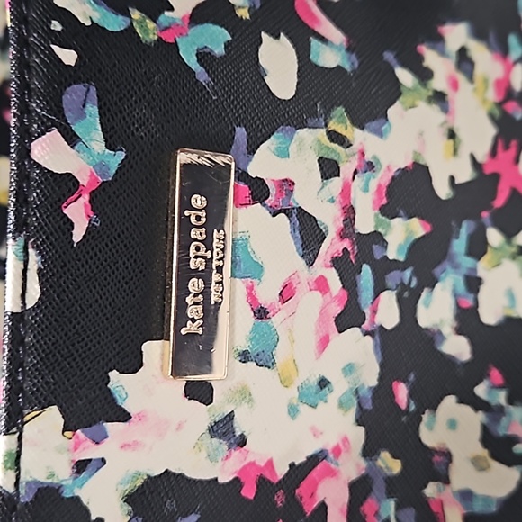 Kate Spade hand bag.  Floral design - Picture 2 of 9